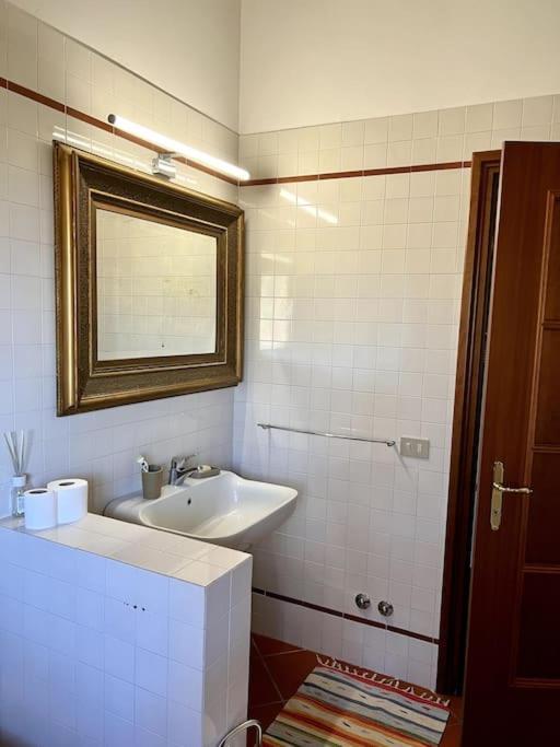 Apartment In Villa La Carruba Rivergaro Luaran gambar