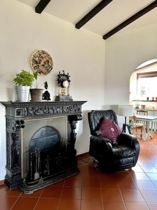 Apartment In Villa La Carruba Rivergaro Luaran gambar