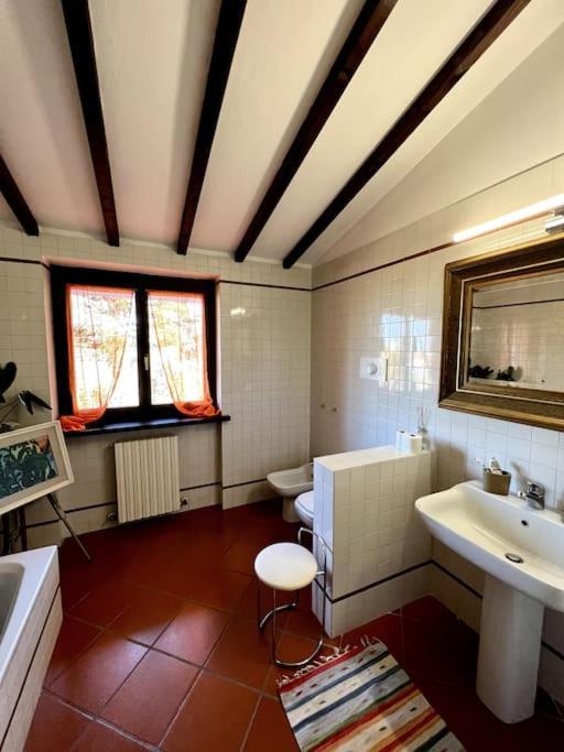Apartment In Villa La Carruba Rivergaro Luaran gambar