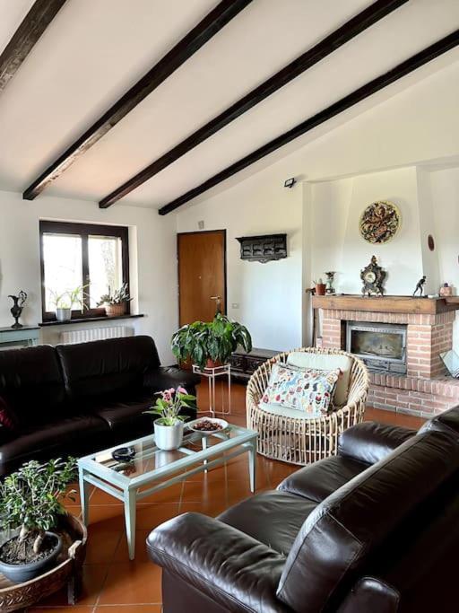 Apartment In Villa La Carruba Rivergaro Luaran gambar